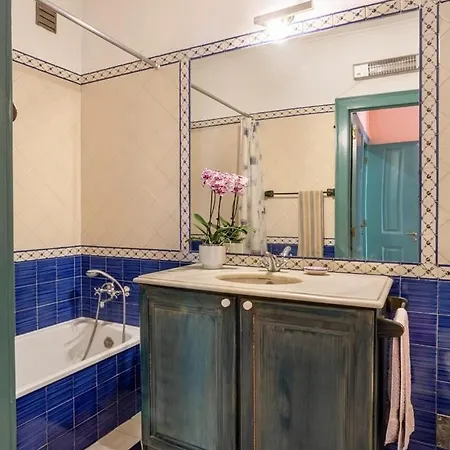 Guestready - Vibrant 3-bed W/ Balcony