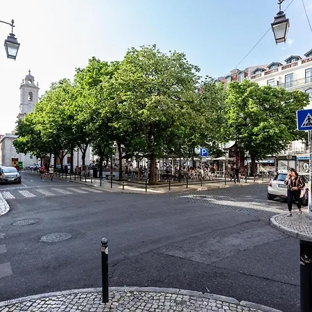 Guestready - Vibrant 3-bed W/ Balcony * Lisbon