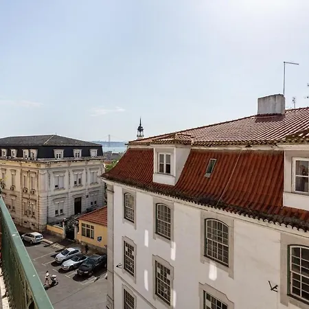 Guestready - Vibrant 3-bed W/ Balcony *