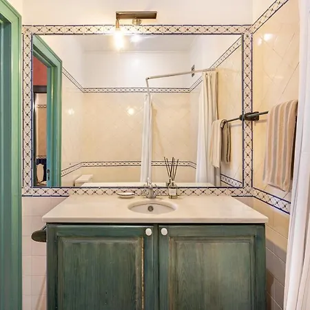 Guestready - Vibrant 3-bed W/ Balcony Lisbon